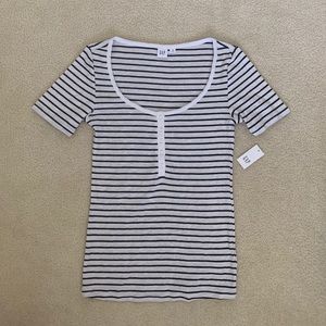 Gap navy striped scoop neck top